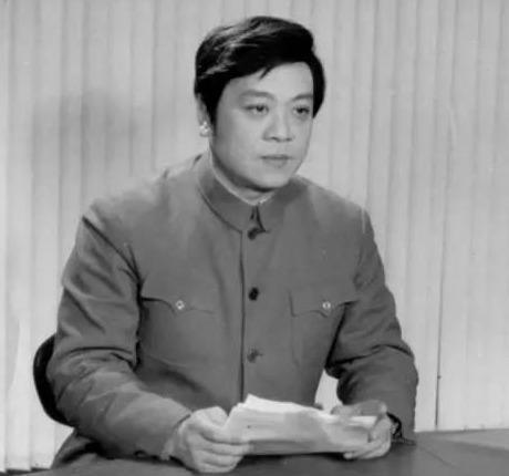 赵忠祥是中国第一位男播音。